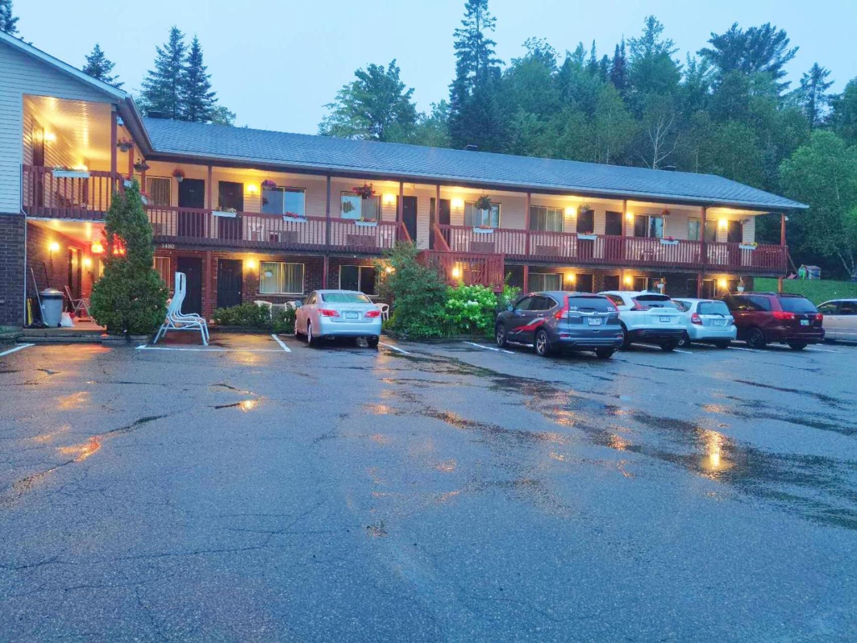 Motel Le Radisson De Val-David Exteriér fotografie